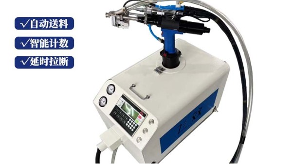 汽车车身紧固人工成本高、质量难控？飞效全自动螺母机，数量防呆保障，杜绝漏锁，品质零失误！