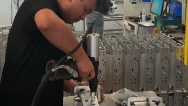 飞效气动监控拉铆螺母枪能大大提高实际生产的需求？